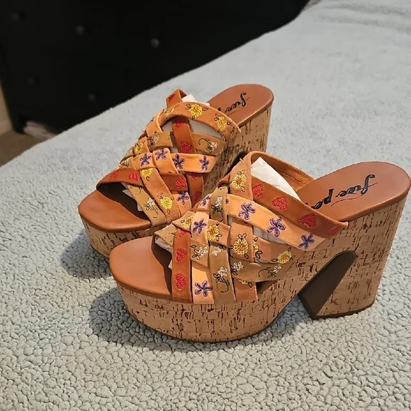 Free People Embroidered Platform Sandals - Multicolor - Picture 4 of 11